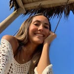 Alexandra Estrada - @alestrada3011 - Instagram