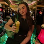 Vicky Roe - @allunderonegrid - Instagram