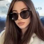 Lisa Li - @almamorley4193 - Instagram
