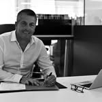 Fourni Bureau - @alain.kleindienst - Instagram