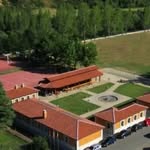 Albergue Nubra + Piscinas Vegaquemada + Camps - @complejovegaventura - Instagram