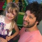 Alejandro Burton - @alejandro.burton.52 - Instagram