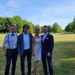 Alex Bartz - @alexundihredogs - Instagram