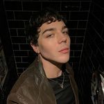 Alex - @alexnohands - Instagram