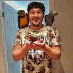 Alex Sais - @nutsaboutparrotts - Instagram