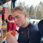 @alexstacey17 - Instagram