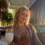 Alexis Sturrock - @alexis_sturrock - Instagram