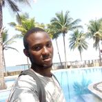 Alex Theo - Facebook
