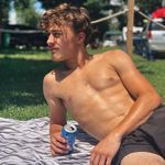 Alex Winchester - @winchh17 - Instagram