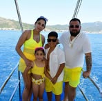 Alexandra Mia - Facebook