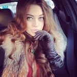 Alexandra Nicholson - @molmeena64 - Instagram