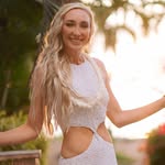 Alexandra ONeill - @lexilakshmi - Instagram
