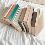 alexandra - @alexandra_reads_books - Instagram