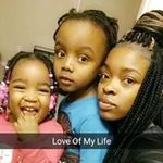 Alexis Wells - @debowoesky - Instagram