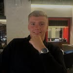 Ali - @alithomson_ - Instagram