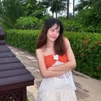Alice ShweSin - Facebook