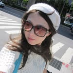 Alice - @alice_small_hands - Instagram