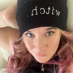 Alida Hawks - @bstbadmomevr - Instagram
