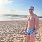Ali Damar Lee - @alidamarlee - Instagram