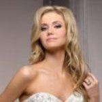 @alinalarson12 - Instagram