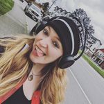 Alisha Dickinson Contreras - @pocketchangeadventures - Instagram