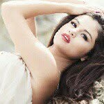 butterfly - @alisha_gomez - Instagram