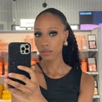 Alisha - @alishasells_ - Instagram