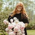 Alison Flint - @floralmoments.byalisonruth - Instagram