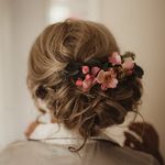 Alison McCabe - @alimcweddinghair - Instagram