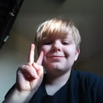 Allan Russell - @pineapplesatin - Instagram