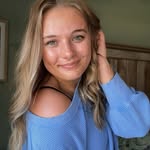 Allison Schmidt - @allischmidts_closet - Instagram