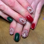 Allie Ryan - @alliedoesnails7 - Instagram