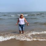 Alison Morrell - @alison.morrell.988 - Instagram