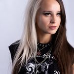 Allison Sharpe - @theluckywerewolf - Instagram