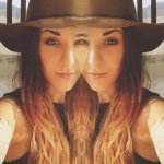 @allyhills_fanpage - Instagram