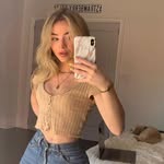 Becky Smith - @alysh_abecky - Instagram
