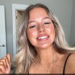 Alyssa Bennett - @lyssa622 - Instagram