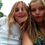 Alyssa & Allison - @poop_ur_pants - Instagram