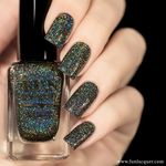 Alyssa Bowden - @holo_polish_addict - Instagram