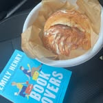 Alysa Cavanaugh - @_breadnbooks - Instagram