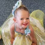 Alyssa Conn - @threefootfashions - Instagram