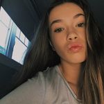 Alyssa Kinder - @lyss.uh23 - Instagram