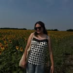 Alyssa Rubio - @she_loves_sunflowers - Instagram