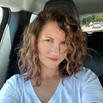 Amanda Batt - @mands81102 - Instagram