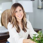 Amanda Coakley - @floraandfont - Instagram
