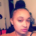 Amanda Coloñ - @_rihmaharii - Instagram