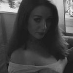 Amanda Crump - @crumpy1985 - Instagram