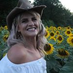 Amanda Deaton - @amanda.deaton.58 - Instagram