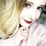 Amanda Hess - @mandam00n - Instagram