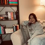 Amanda Landeros - @__amandaslibrary__ - Instagram